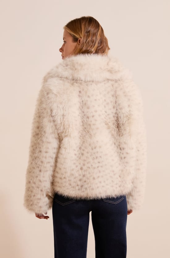 Manteau court en fausse fourrure;${refinementColor}