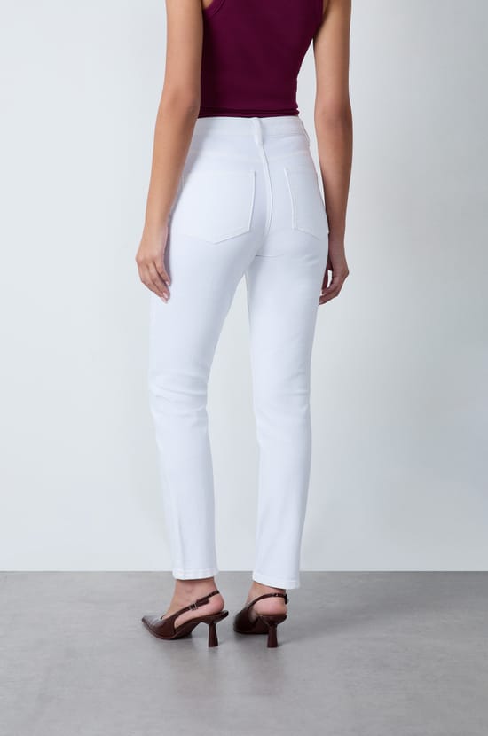 Slim Jeans;${refinementColor}
