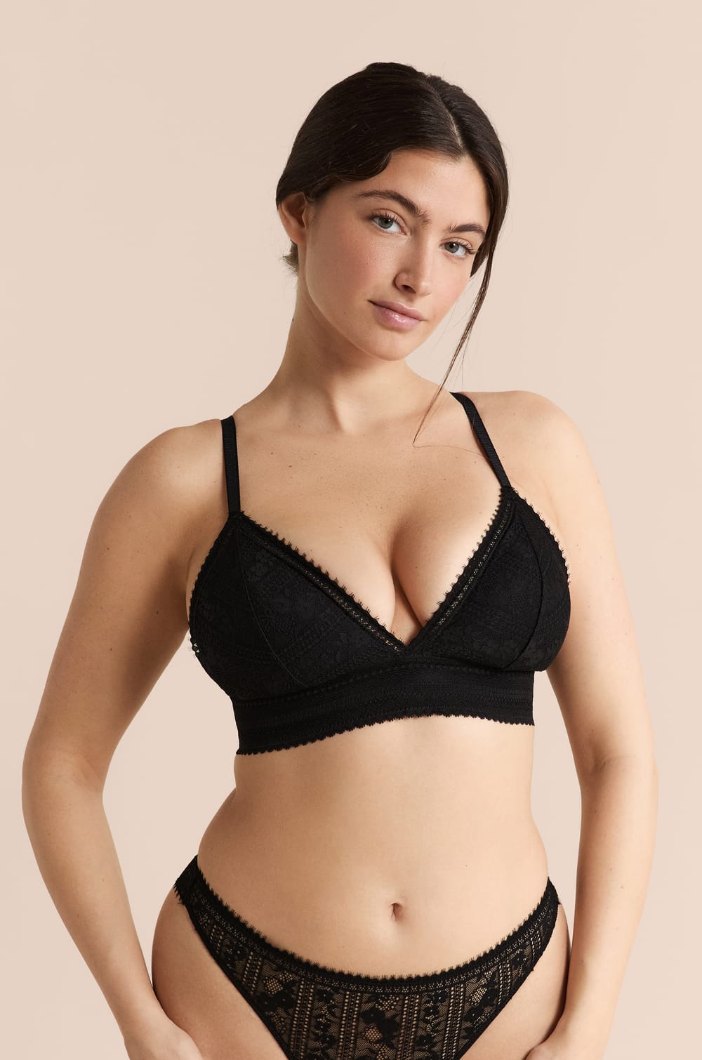 Bra N.8 - The Wireless Triangle in Lace;${refinementColor}
