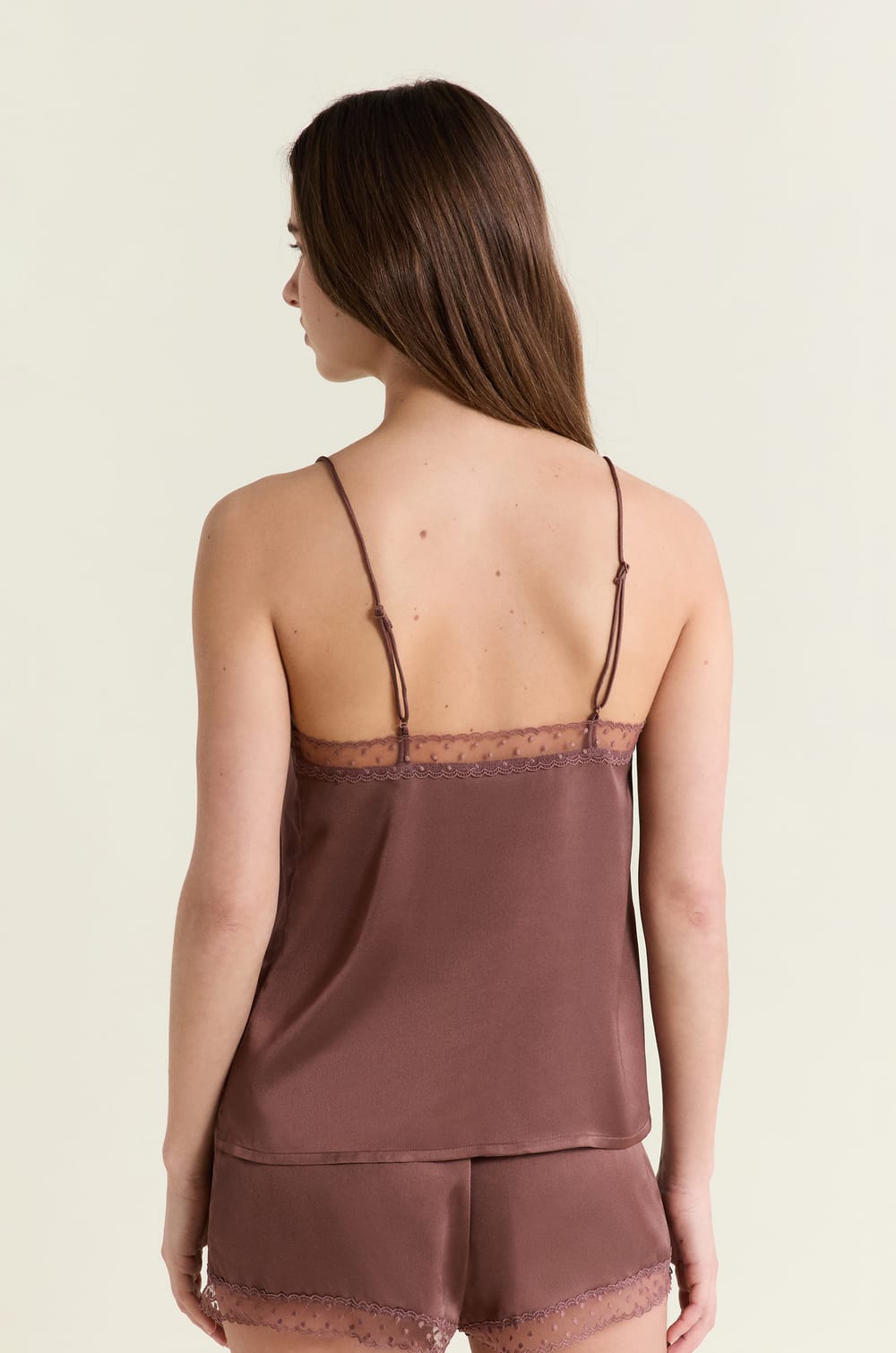 Koszulka na ramiączkach satynowa;${refinementColor}