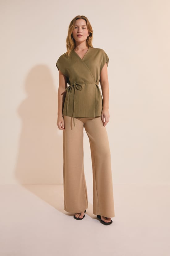 Veste kimono sans manches;${refinementColor}