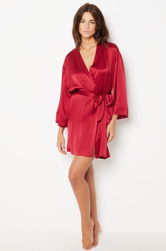 Silk Robe;${refinementColor}