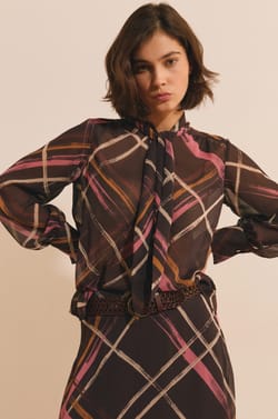 Blouse transparente avec lien &agrave; nouer &agrave; motif quadrill&eacute;;${refinementColor}