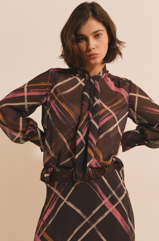 Blouse transparente avec lien &agrave; nouer &agrave; motif quadrill&eacute;;${refinementColor}