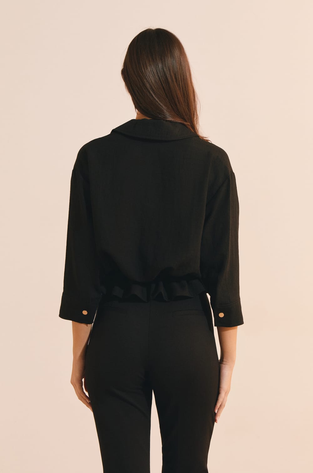 Veste avec d&eacute;tail bouton dor&eacute;;${refinementColor}