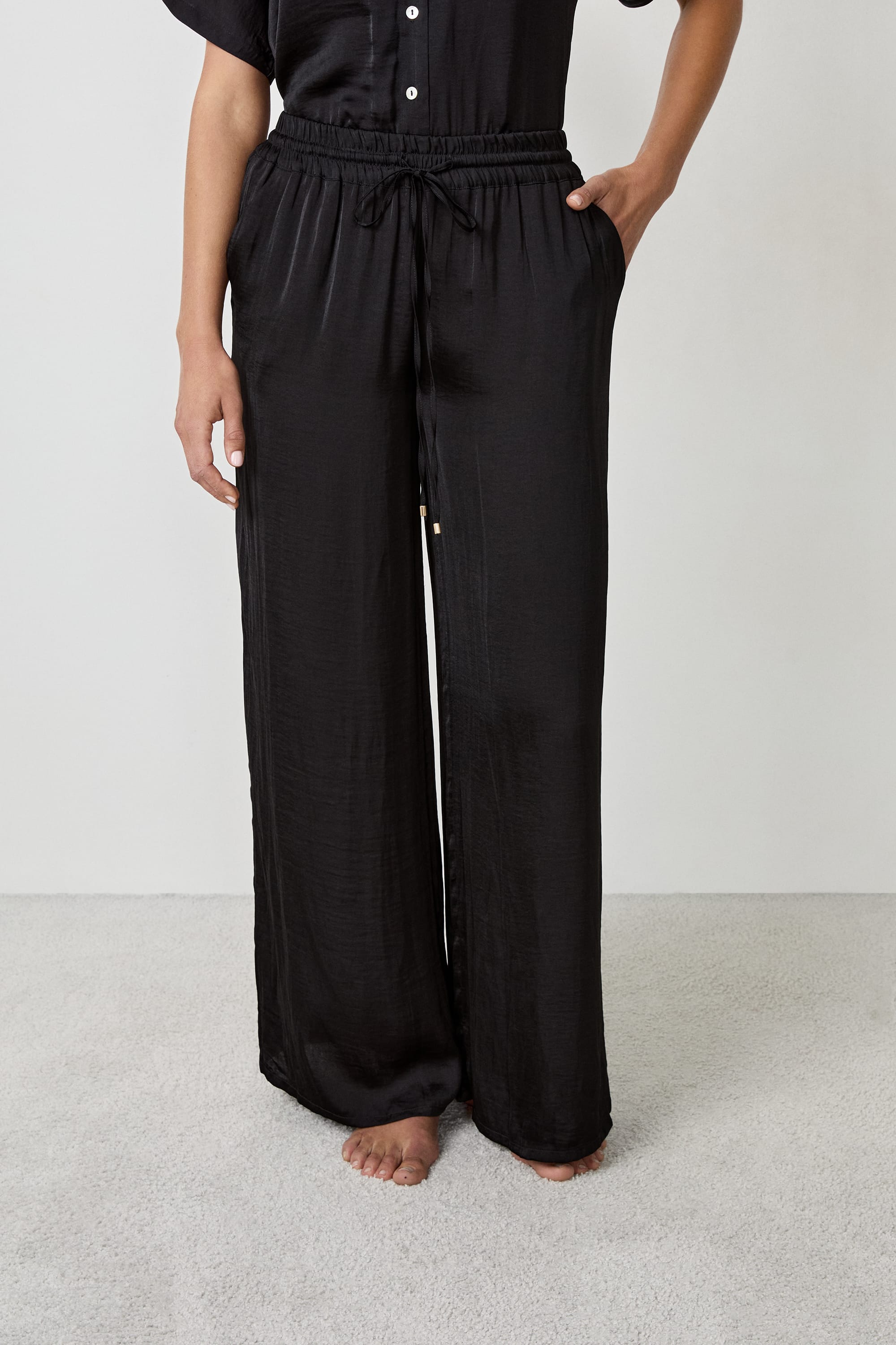 pantalon satiné coupe large