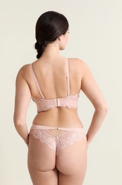 Soutien-gorge N.8 - Le triangle sans armatures;${refinementColor}