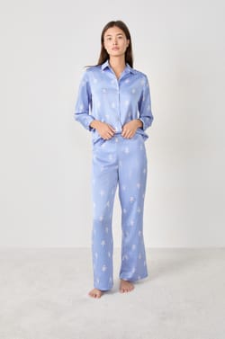 Pantalon de pyjama satin&eacute; &agrave; imprim&eacute;s;${refinementColor}