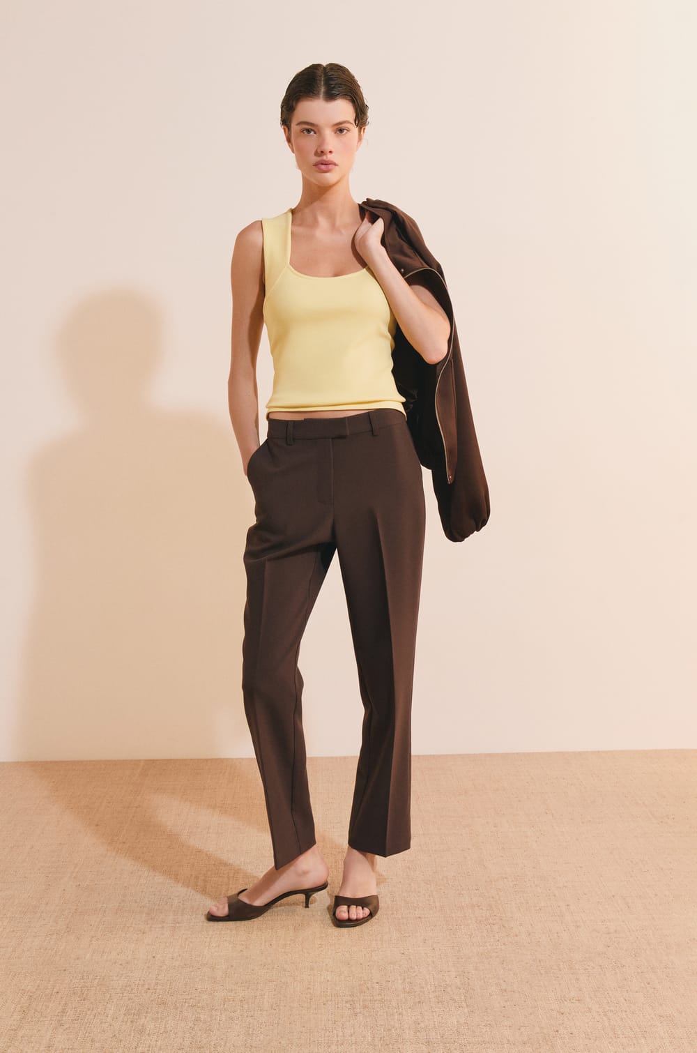 Top &agrave; col carr&eacute; en coton;${refinementColor}