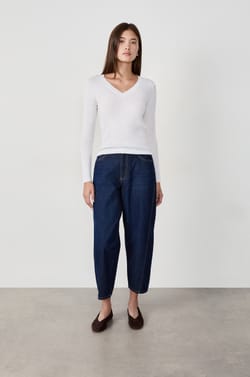 Pull col V avec laine;${refinementColor}