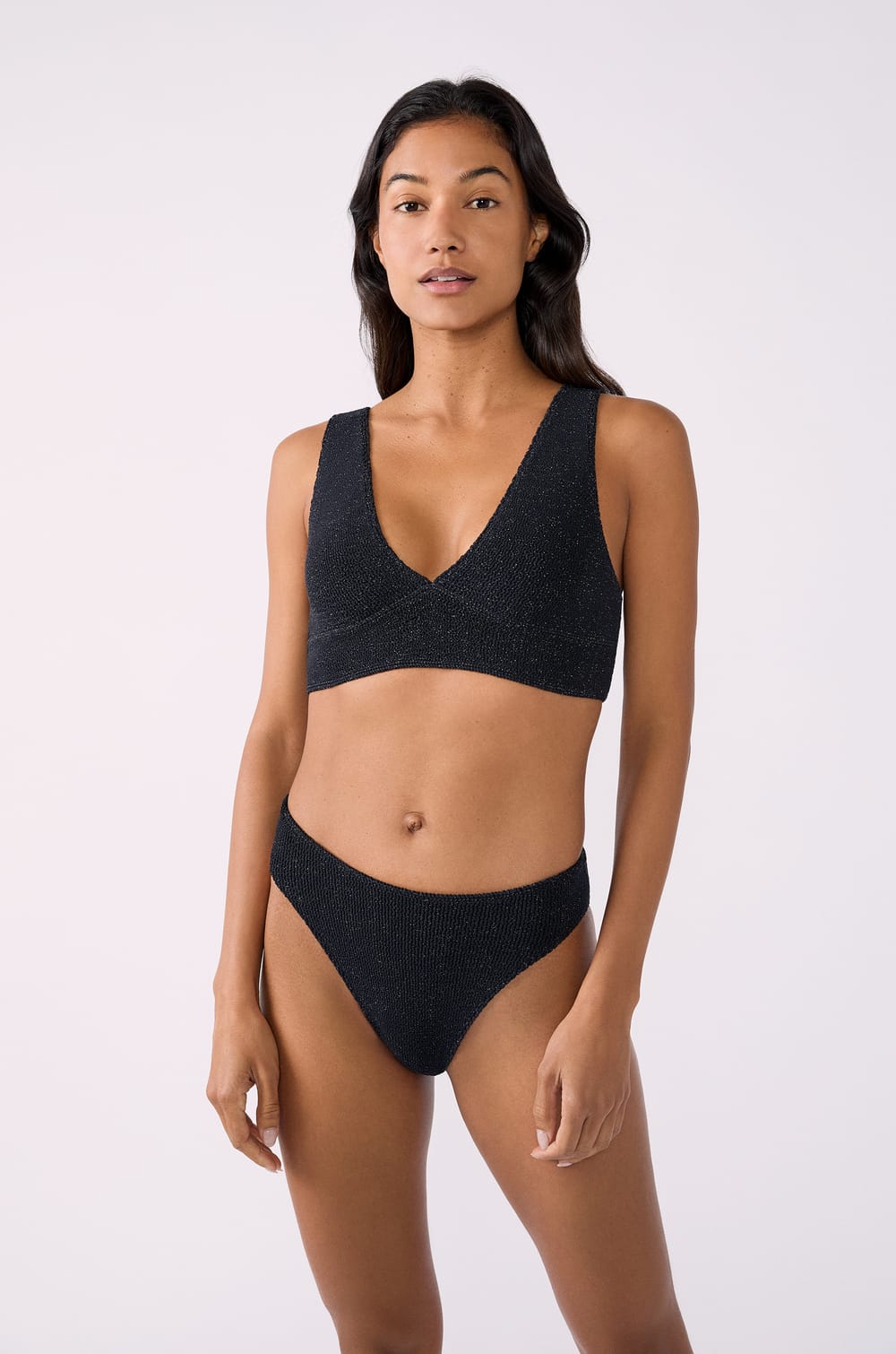 Triangel-Bikini-Oberteil aus dehnbarem, glitzerndem Material;${refinementColor}