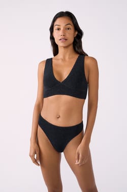 Triangel-Bikini-Oberteil aus dehnbarem, glitzerndem Material;${refinementColor}