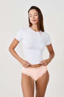 Shorty bords dentelle en microfibre;${refinementColor}