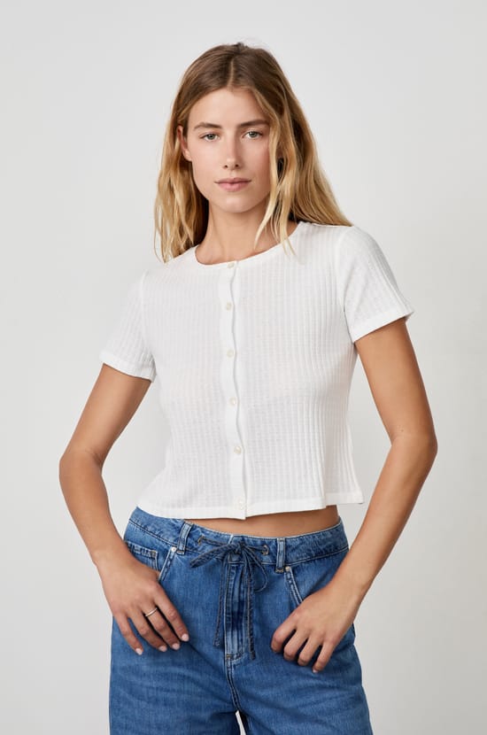 Short-sleeved buttoned T-shirt;${refinementColor}
