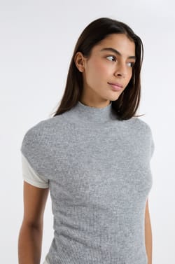 Sleeveless High Neck Sweater;${refinementColor}