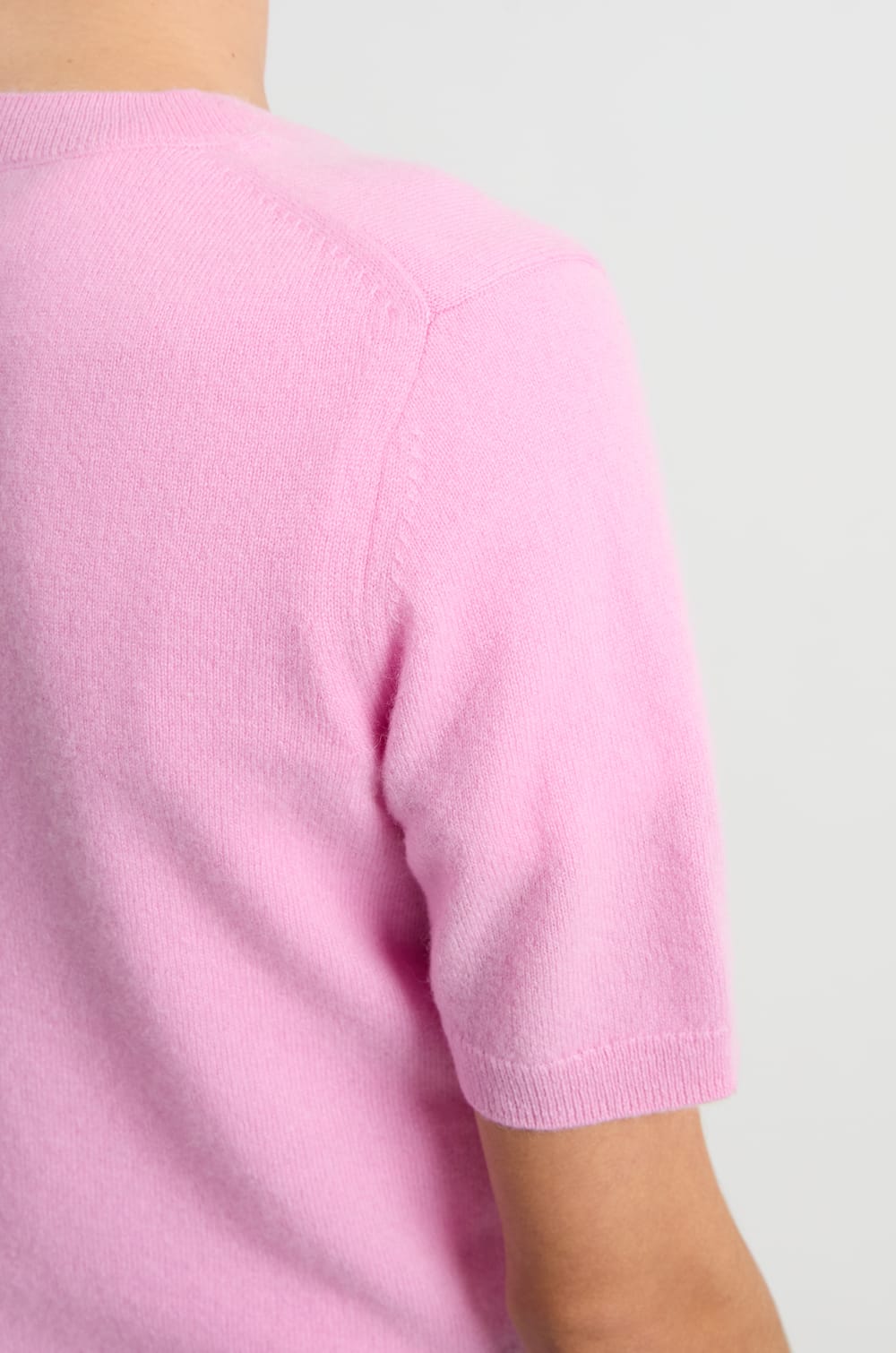 Pull manches courtes en cachemire;${refinementColor}