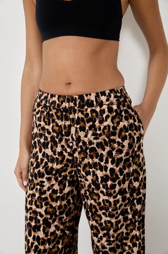 Pantalon de pyjama motif léopard;${refinementColor}