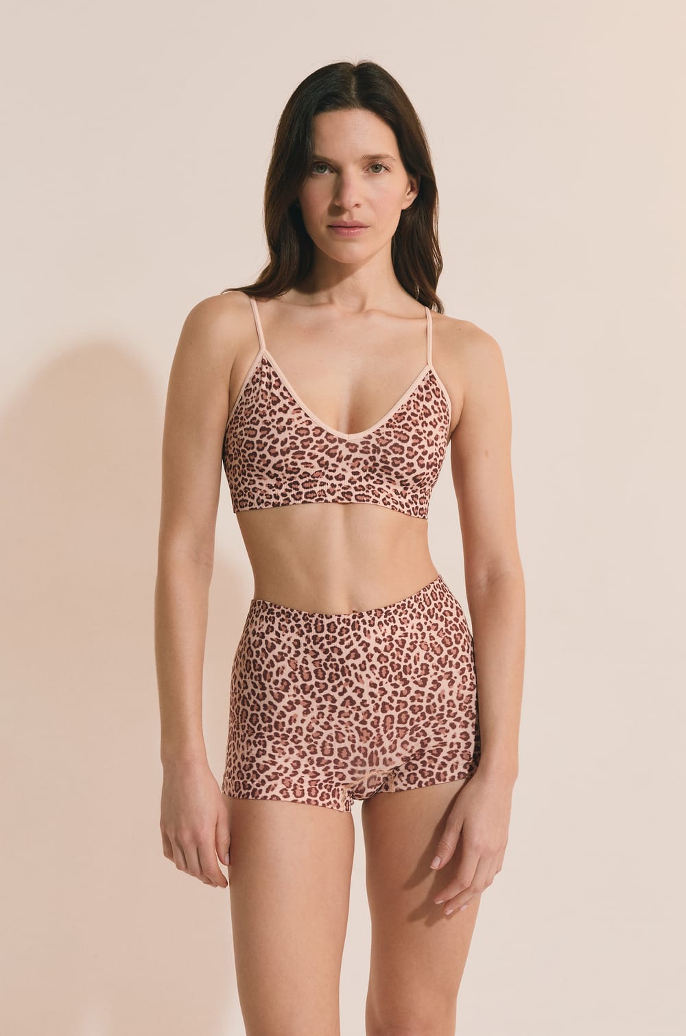 Short boyleg;${refinementColor}