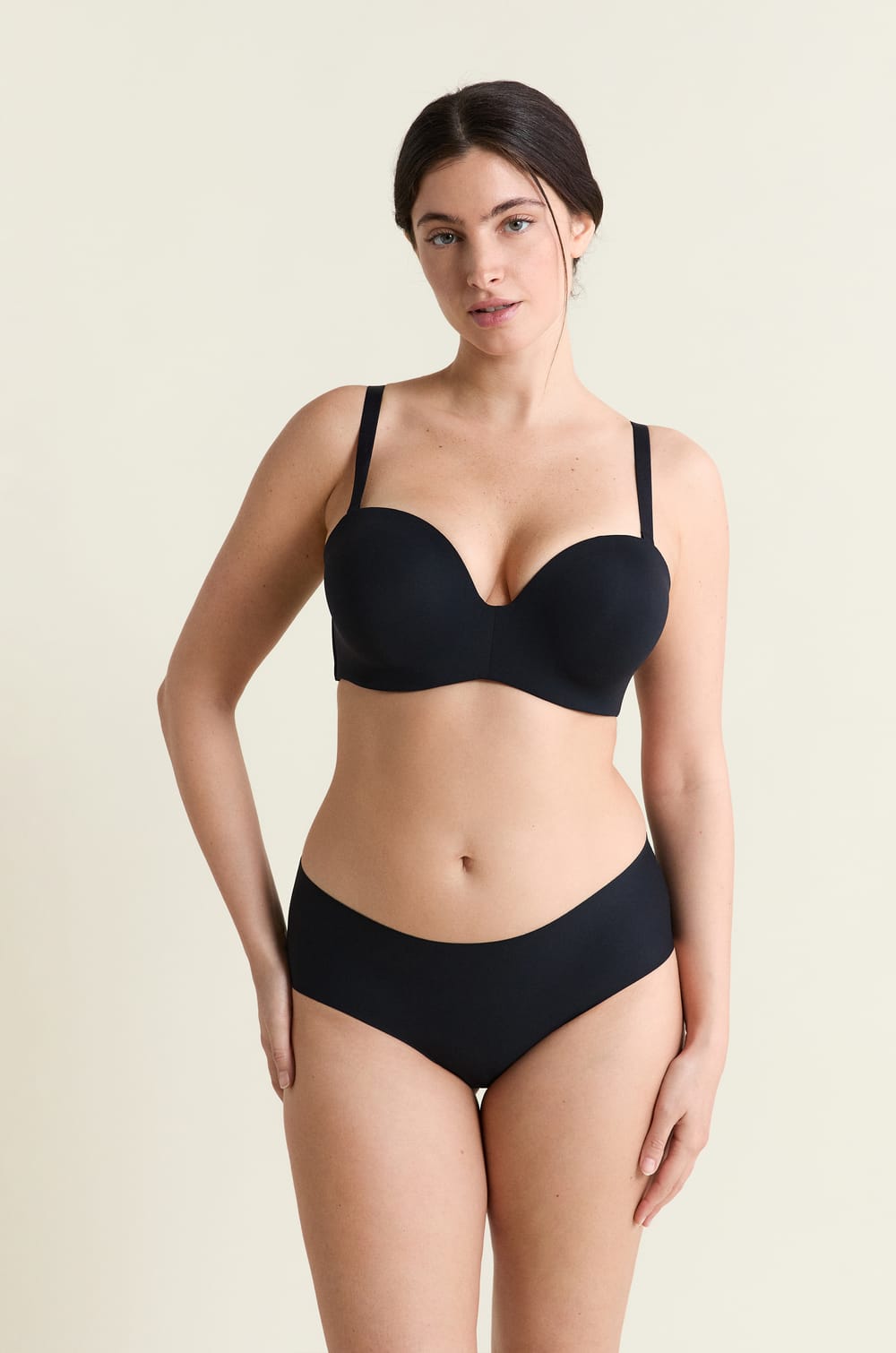 Strapless lightly lined bra with removable straps, cup C-E;${refinementColor}