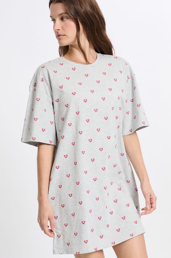 Chemise de nuit en coton à motifs coeurs;${refinementColor}