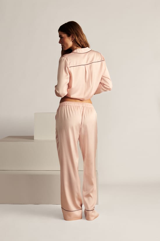 Pantalon de pyjama satin&eacute;;${refinementColor}