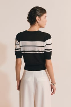 Pull en maille &agrave; manches 3/4 et taille cintr&eacute;e;${refinementColor}