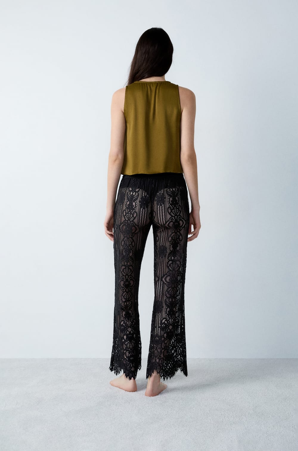 Transparente Pyjama-Hose mit Stickerei;${refinementColor}