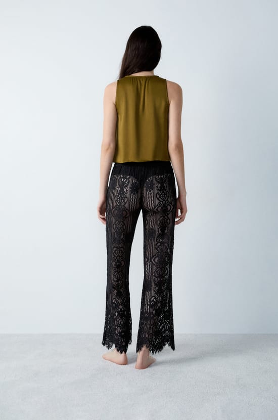 Transparente Pyjama-Hose mit Stickerei;${refinementColor}