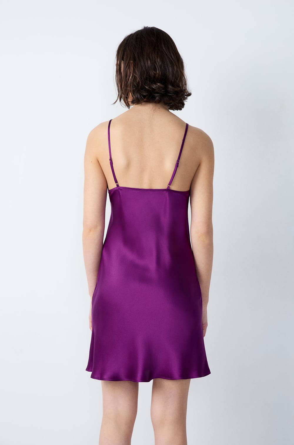 Silk nightdress with lace details;${refinementColor}
