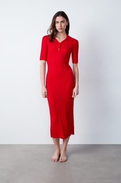 Vestido largo con cuello polo;${refinementColor}