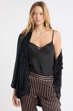 Ensemble de pyjama 3 pièces en satin;${refinementColor}