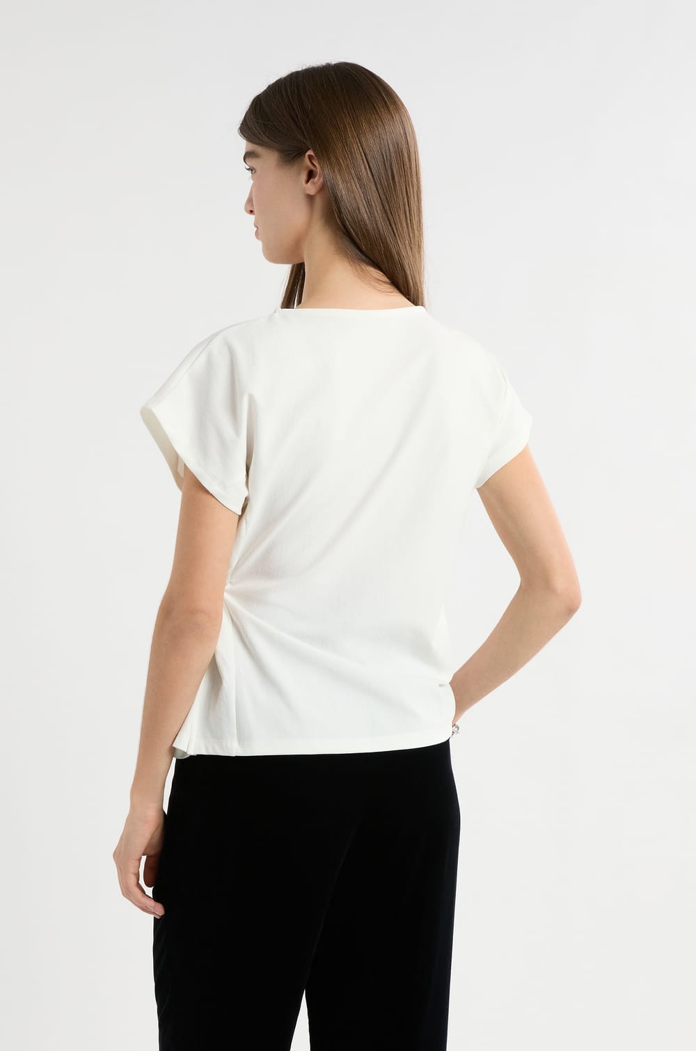 Short-sleeved knotted T-shirt;${refinementColor}
