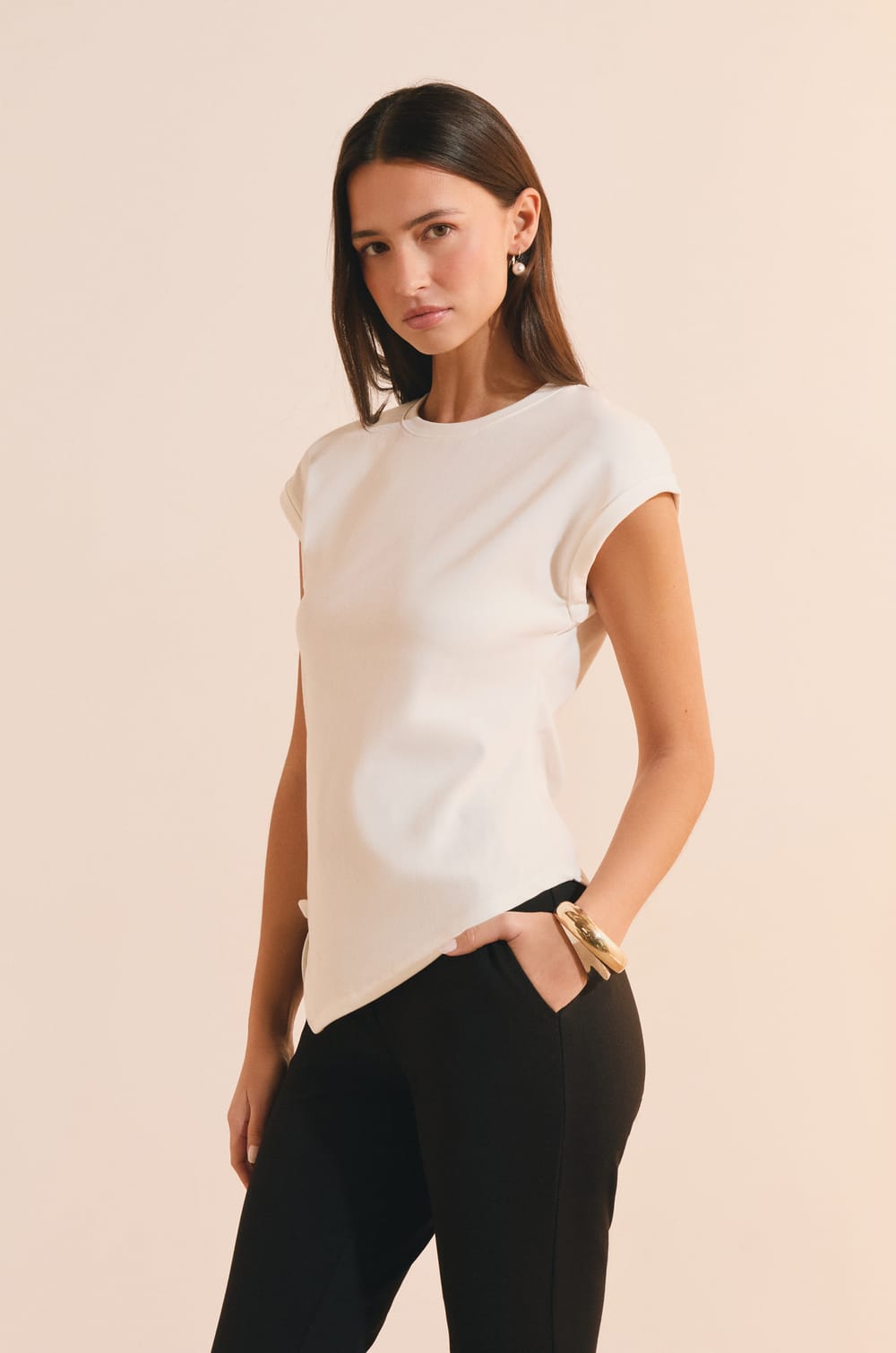 T-shirt avec liens nou&eacute;s sur le c&ocirc;t&eacute;;${refinementColor}