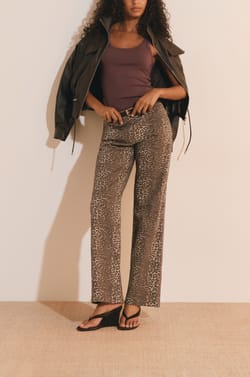 Pantalon &agrave; motif l&eacute;opard;${refinementColor}