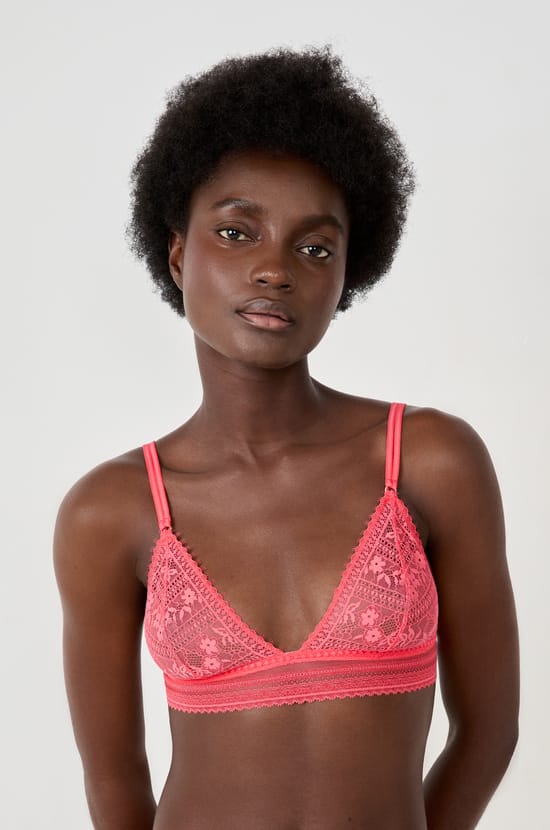 Wireless Lace Triangle Bra;${refinementColor}