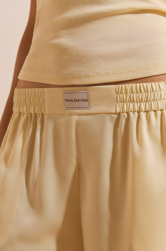 Short de pyjama satin&eacute;;${refinementColor}