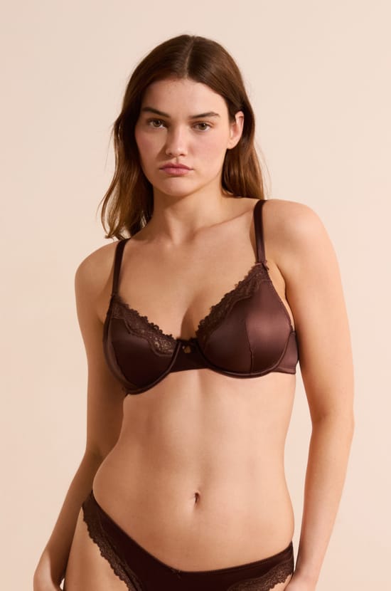 Soutien-gorge sans coques satin&eacute;;${refinementColor}