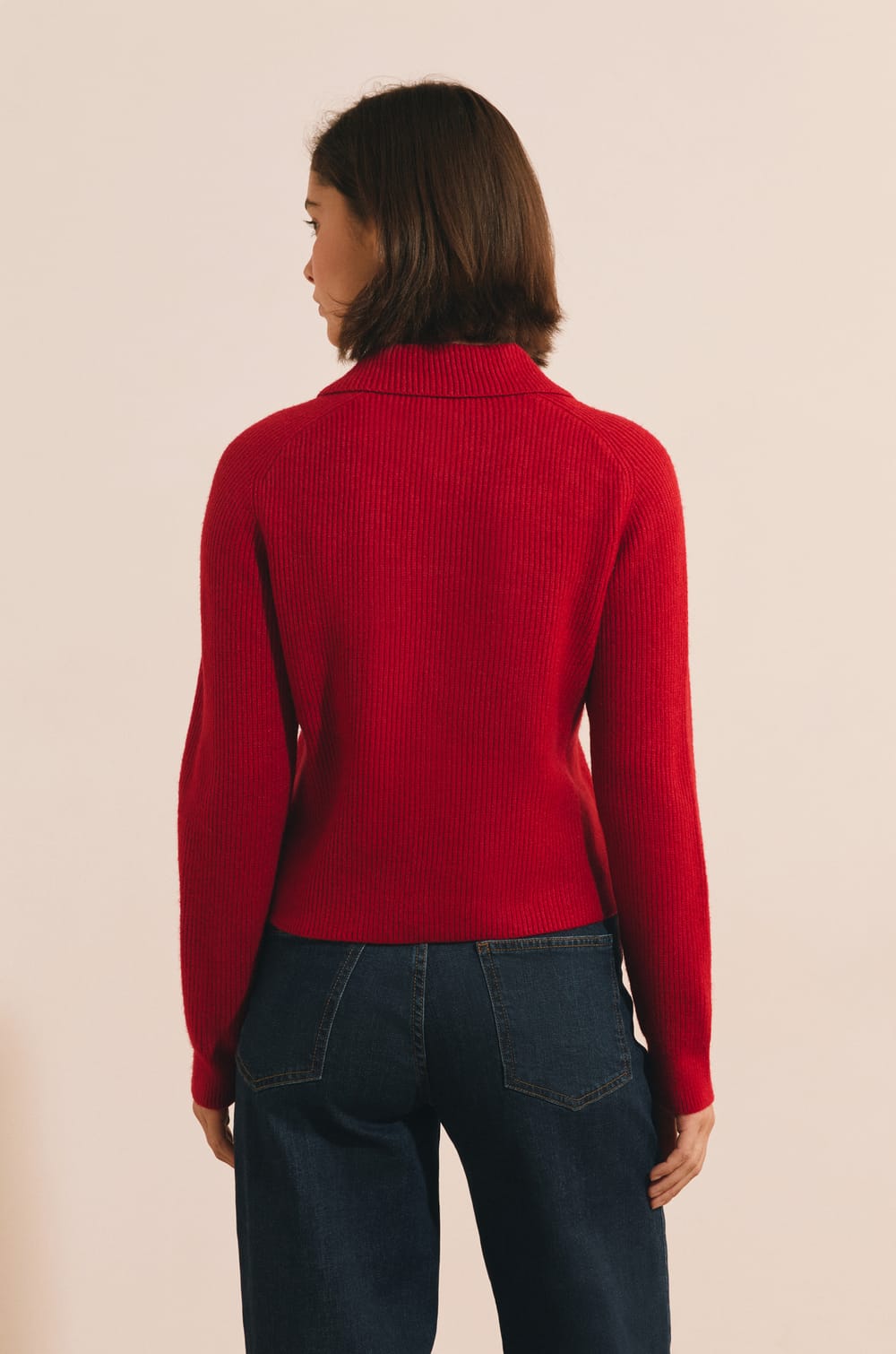 Pull col polo &agrave; d&eacute;tails boutons dor&eacute;s;${refinementColor}