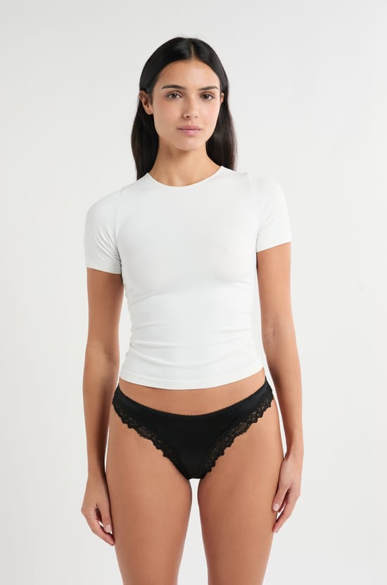 String en microfibre d&eacute;tails dentelle;${refinementColor}