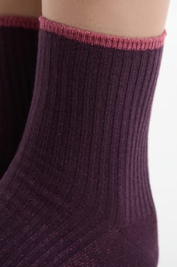 Calcetines de algodón con acabado brillante;${refinementColor}