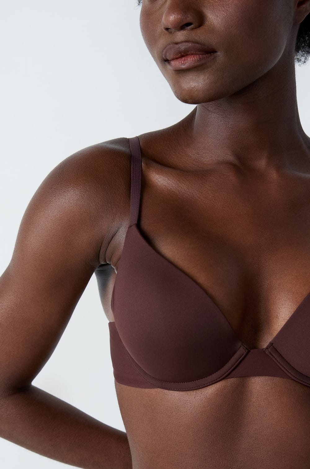 Bra Nº  2 - Push-up escote pronunciado;${refinementColor}