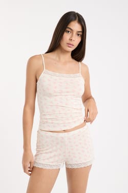 Short de pyjama avec d&eacute;tails dentelle;${refinementColor}