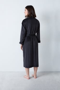 Velvet Robe;${refinementColor}