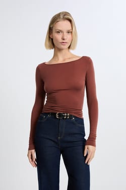 T-shirt col bateau avec laine;${refinementColor}