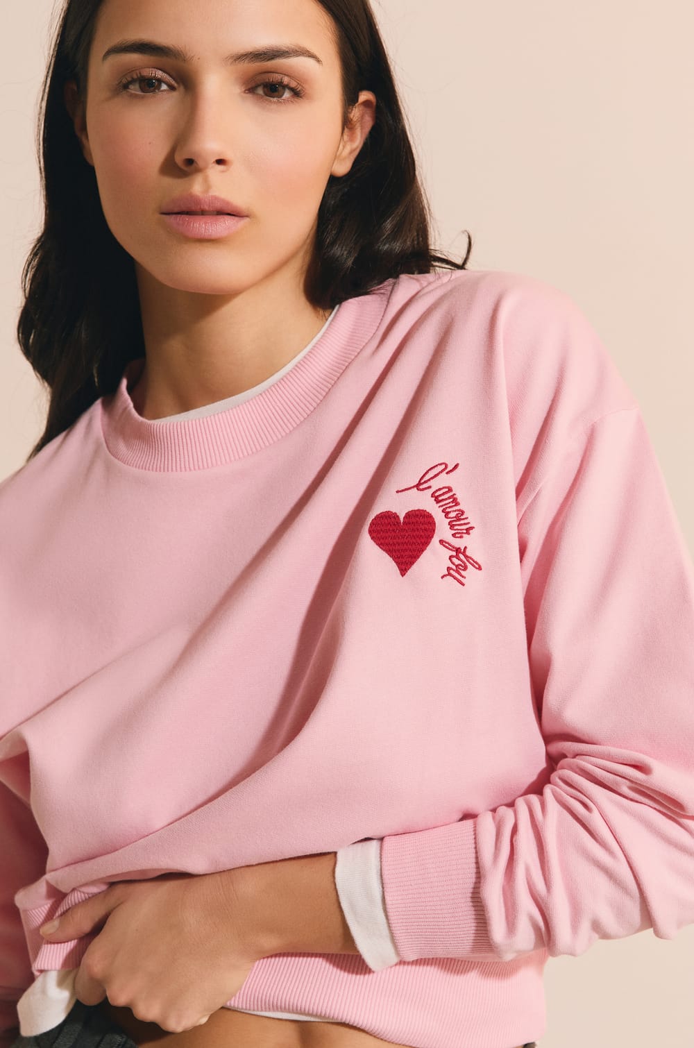 Cotton sweatshirt with heart motif;${refinementColor}