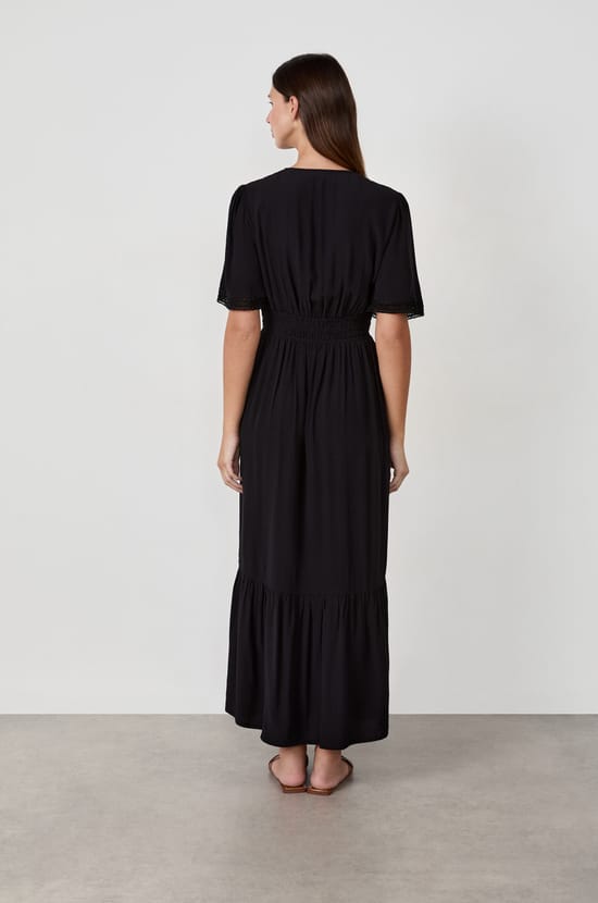 Vestido largo con bordados;${refinementColor}