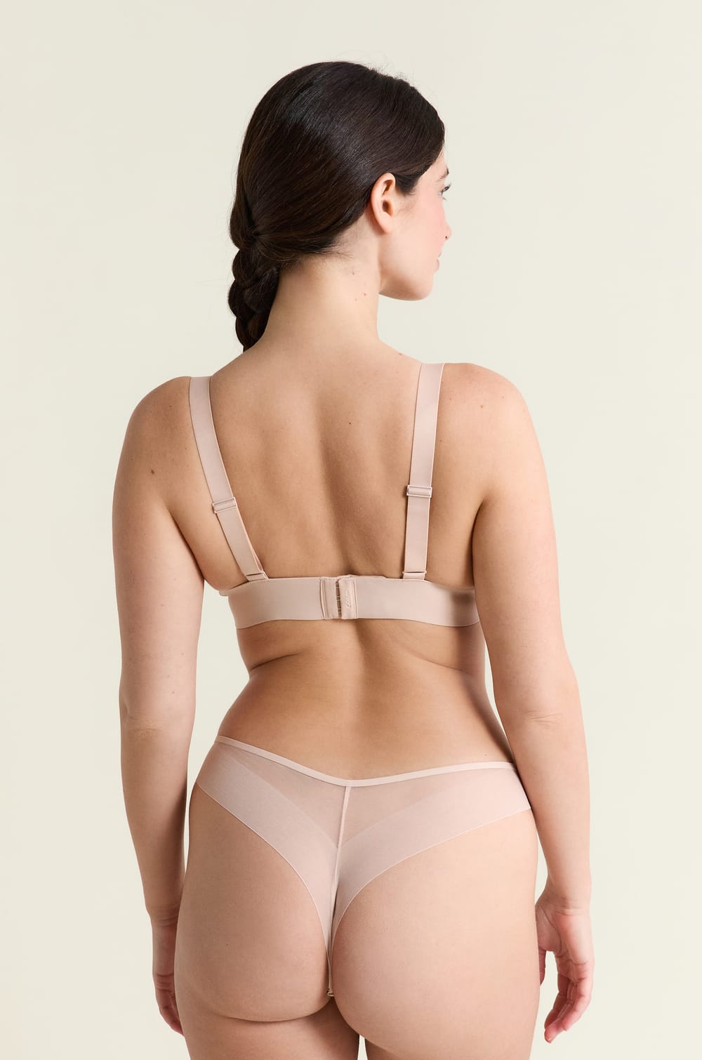 Sujetador triangular sin aros de tul;${refinementColor}