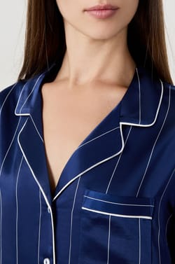 Chemise de pyjama en satin à rayures;${refinementColor}