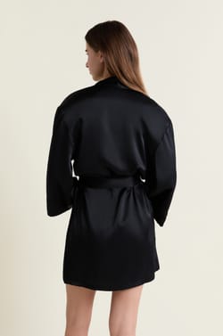 Silk Robe;${refinementColor}