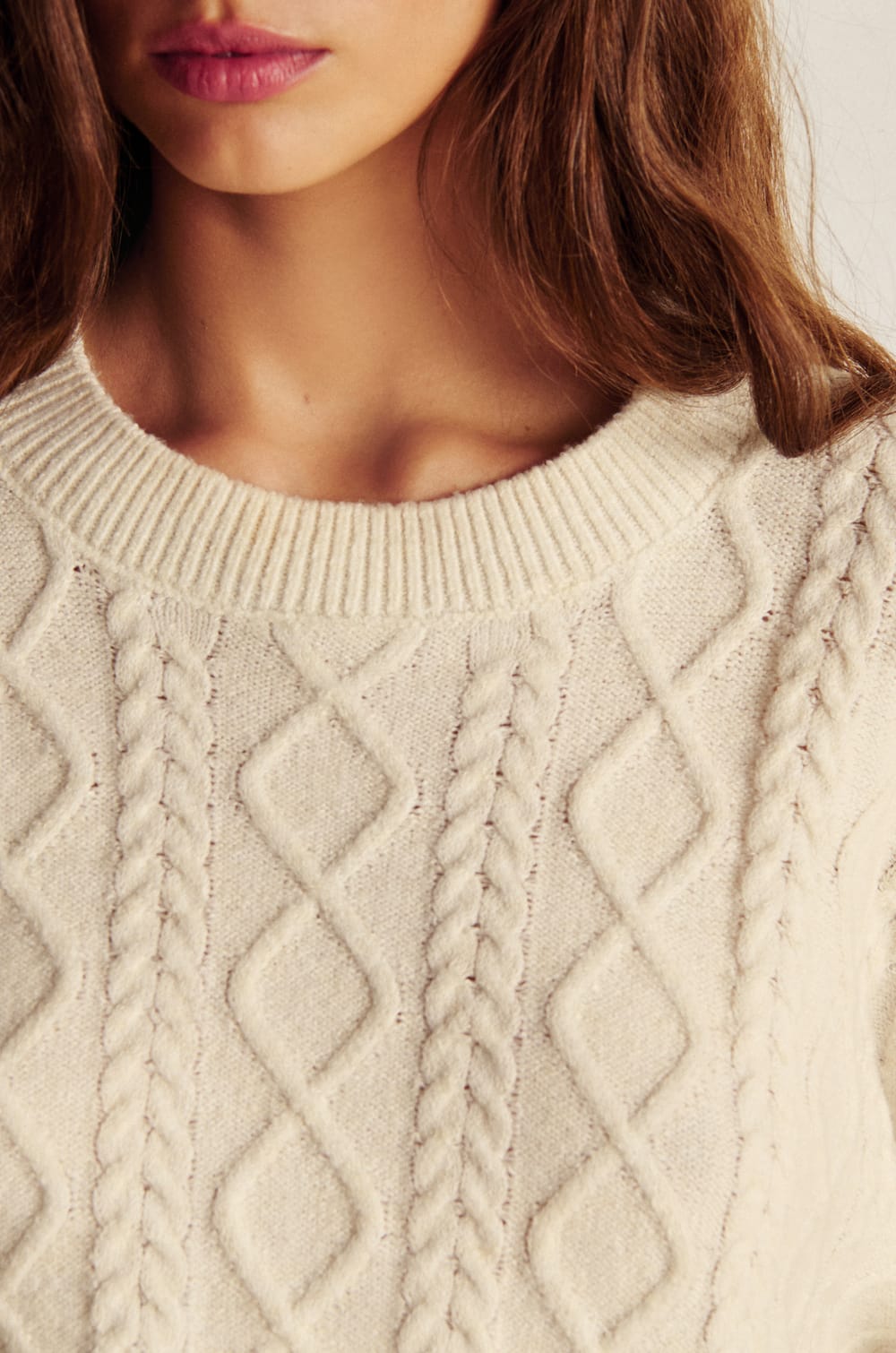 Sweter z dzianiny;${refinementColor}